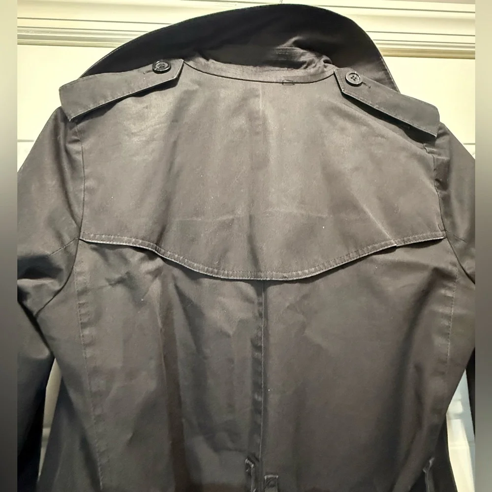 Burberry Irene Black Double-Breasted Trench Coat - Picture 9 of 16